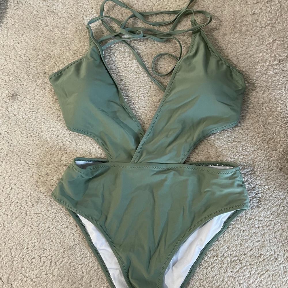 Cupshe swimsuit